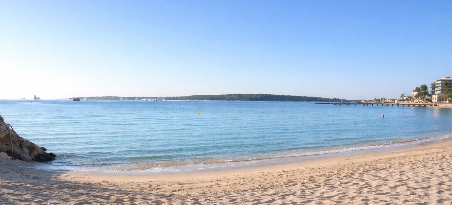 Beach at Moure Rouge